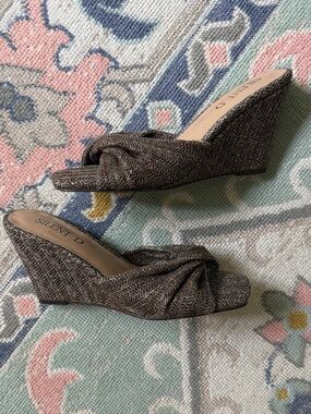 Silent D Brown Katia Wedges
Size 39